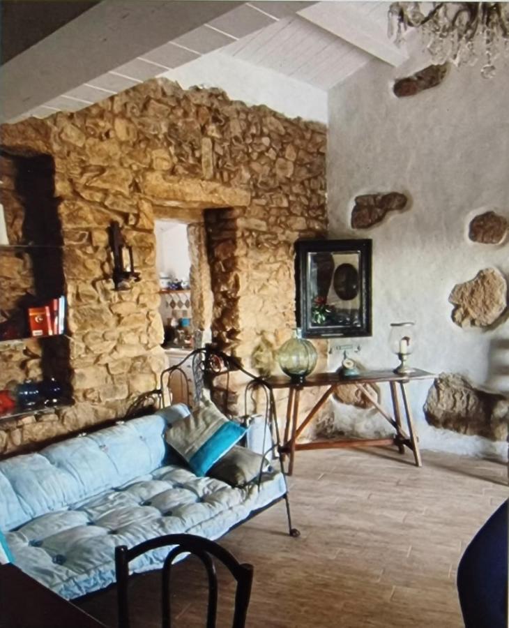 Telti Rifugio Monte Pinoヴィラ エクステリア 写真